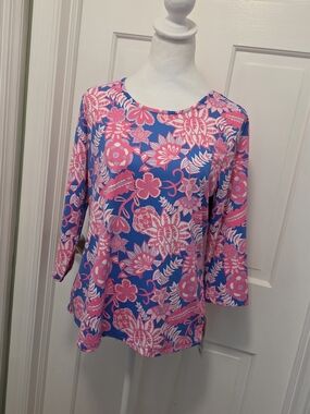 NWT Lulu-B Blue & Pink Floral Jersey Knit Top Size Medium, Tropical, UPF50+
